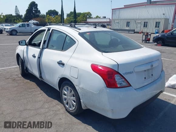 ✅ 2016 Nissan Versa S • VIN: 3N1CN7AP3GL821550 • Lot: 42737456. Listed on IAAI with 173,355 mi. Free auction sales archive from the USA and detailed vehicle history report at DreamBid. Image 3.