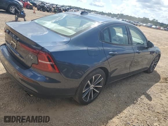 ✅ 2021 Volvo S60 Momentum • VIN: 7JRA22TK4MG080375 • Lot: 81658625. Listed on Copart with 101,117 mi. Free auction sales archive from the USA and detailed vehicle history report at DreamBid. Image 3.