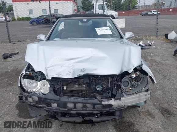 ✅ 2007 Mercedes-Benz CLK 550 • VIN: WDBTK72F87T076297 • Lot: 42353942. Wystawiony na IAAI z przebiegiem 117 815 mil. Bezpłatny archiwum sprzedaży aukcyjnych z USA i szczegółowy raport historii pojazdu na DreamBid. Zdjęcie 6.