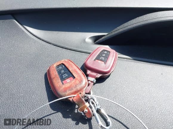 ✅ 2017 Toyota Prius Plus • VIN: JTDKARFP4H3053129 • Lot: 42151955. Wystawiony na IAAI z przebiegiem 98 771 mil. Bezpłatny archiwum sprzedaży aukcyjnych z USA i szczegółowy raport historii pojazdu na DreamBid. Zdjęcie 11.