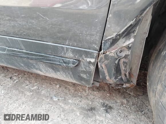 ✅ 2016 Ford Explorer Sport • VIN: 1FM5K8GT6GGC83628 • Lot: 41546631. Wystawiony na IAAI z przebiegiem 85 712 mil. Bezpłatny archiwum sprzedaży aukcyjnych z USA i szczegółowy raport historii pojazdu na DreamBid. Zdjęcie 18.