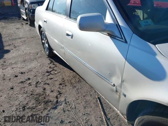 ✅ 2008 Cadillac DTS 1SC • VIN: 1G6KD57Y18U108298 • Lot: 42034395. Listed on IAAI with 160,595 mi. Free auction sales archive from the USA and detailed vehicle history report at DreamBid. Image 6.