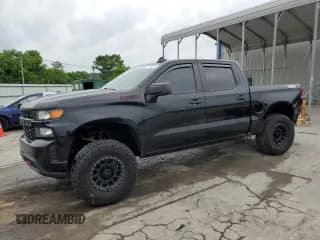 ✅ 2021 Chevrolet Silverado 1500 Custom Trail Boss • VIN: 3GCPYCEL4MG234350 • Lot: 52770875. Wystawiony na Copart z przebiegiem 66 346 mil. Bezpłatny archiwum sprzedaży aukcyjnych z USA i szczegółowy raport historii pojazdu na DreamBid. Zdjęcie 1.