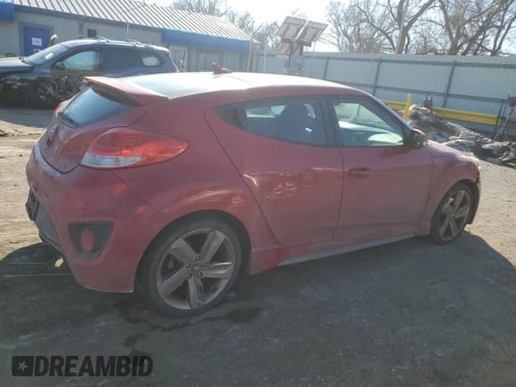 ✅ 2013 Hyundai Veloster Turbo • VIN: KMHTC6AE6DU162758 • Lot: 42955215. Wystawiony na Copart z przebiegiem 120 660 mil. Bezpłatny archiwum sprzedaży aukcyjnych z USA i szczegółowy raport historii pojazdu na DreamBid. Zdjęcie 3.