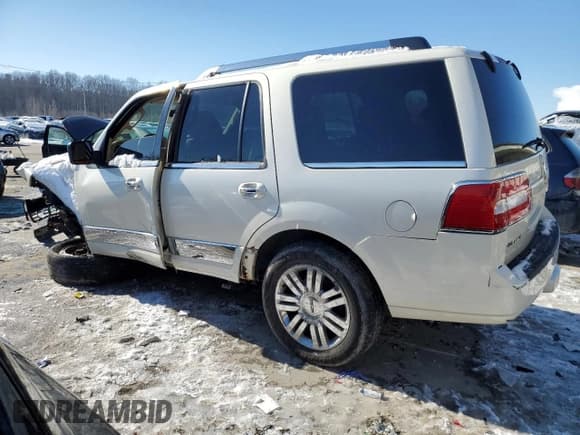 ✅ 2008 Lincoln Navigator • VIN: 5LMFU28548LJ01183 • Lot: 46277525. Listed on Copart with 204,331 mi. Free auction sales archive from the USA and detailed vehicle history report at DreamBid. Image 2.