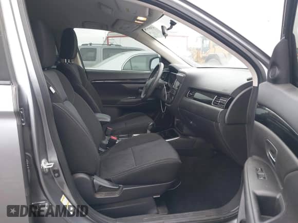 2019 Mitsubishi Outlander ES z VIN JA4AD2A38KZ007588, wystawiony jako IAAI lot #43095792 z przebiegiem 86 053 mil mil oraz . Historia ofert i sprzedaży dostępna na DreamBid. Obrazek 5.