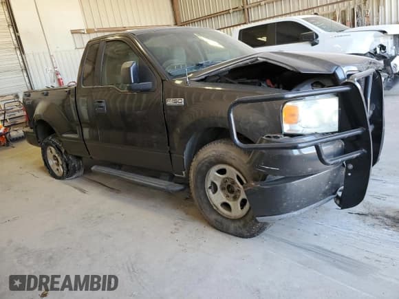✅ 2005 Ford F-150 STX • VIN: 1FTRF02WX5KC08325 • Lot: 74126254. Listed on Copart with 173,926 mi. Free auction sales archive from the USA and detailed vehicle history report at DreamBid. Image 4.