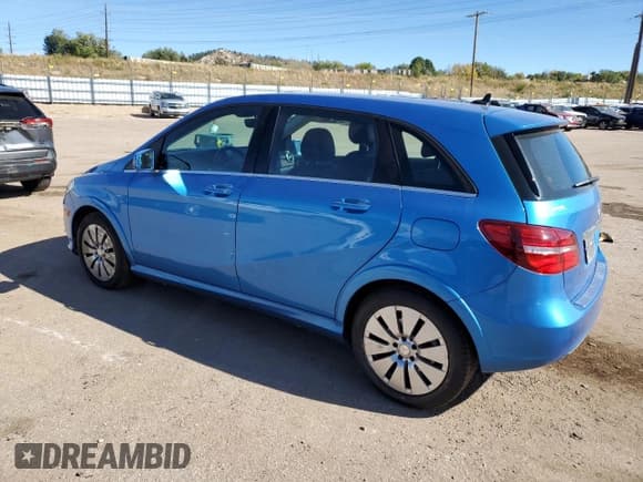 ✅ 2015 Mercedes-Benz B Electric Drive • VIN: WDDVP9AB1FJ006338 • Lot: 77622864. Listed on Copart with 48,221 mi. Free auction sales archive from the USA and detailed vehicle history report at DreamBid. Image 2.