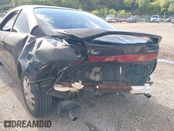 2001 Honda Accord EX с VIN 1HGCG22561A034048, выставлен на аукционе IAAI как лот 43006592 с пробегом 222 154 миль миль и . История ставок и продаж доступна на DreamBid. Изображение 6.