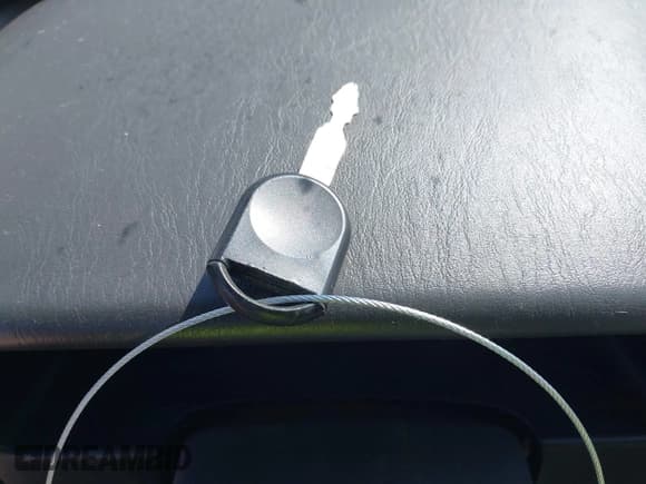 ✅ 2006 Ford Escape XLT • VIN: 1FMYU93106KB76667 • Lot: 41959732. Wystawiony na IAAI z przebiegiem 250 950 mil. Bezpłatny archiwum sprzedaży aukcyjnych z USA i szczegółowy raport historii pojazdu na DreamBid. Zdjęcie 11.