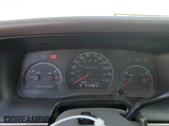 ✅ 1998 Ford Crown Victoria • VIN: 2FAFP73W7WX100837 • Lot: 44752675. Wystawiony na Copart z przebiegiem 305 554 mil. Bezpłatny archiwum sprzedaży aukcyjnych z USA i szczegółowy raport historii pojazdu na DreamBid. Zdjęcie 9.