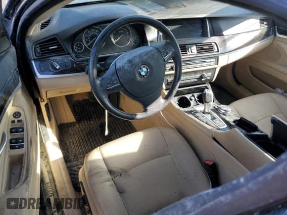 ✅ 2014 BMW 5 Series 528i xDrive • VIN: WBA5A7C58ED614990 • Лот: 84052855. Опубликован ранее на Copart с пробегом Не указан. Бесплатный доступ к архиву аукционных продаж из США и подробный отчёт об истории автомобиля на DreamBid. Изображение 8.