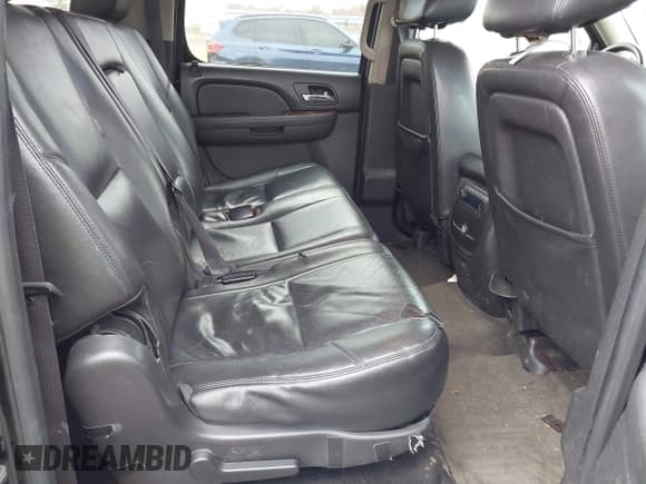 ✅ 2013 Chevrolet Suburban LT • VIN: 1GNSKJE77DR346277 • Lot: 43679072. Listed on IAAI with 435,900 mi. Free auction sales archive from the USA and detailed vehicle history report at DreamBid. Image 8.