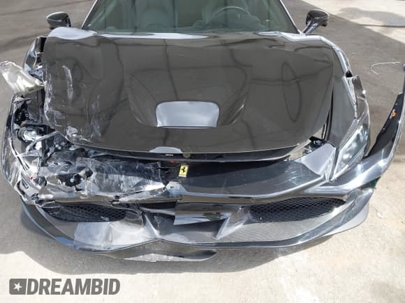 ✅ 2022 Ferrari F8 • VIN: ZFF93LMA4N0277116 • Lot: 42111154. Wystawiony na IAAI z przebiegiem 7 150 mil. Bezpłatny archiwum sprzedaży aukcyjnych z USA i szczegółowy raport historii pojazdu na DreamBid. Zdjęcie 6.