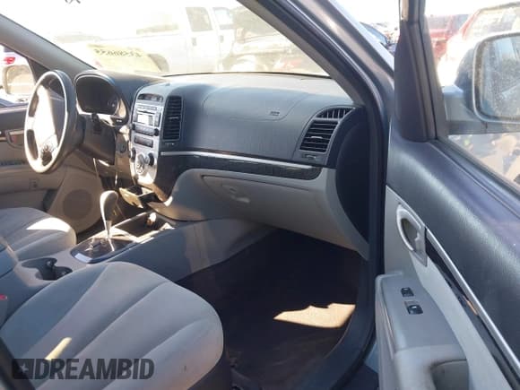 ✅ 2008 Hyundai Santa Fe GLS • VIN: 5NMSG73D68H198784 • Lot: 43586655. Listed on IAAI with 230,264 mi. Free auction sales archive from the USA and detailed vehicle history report at DreamBid. Image 5.