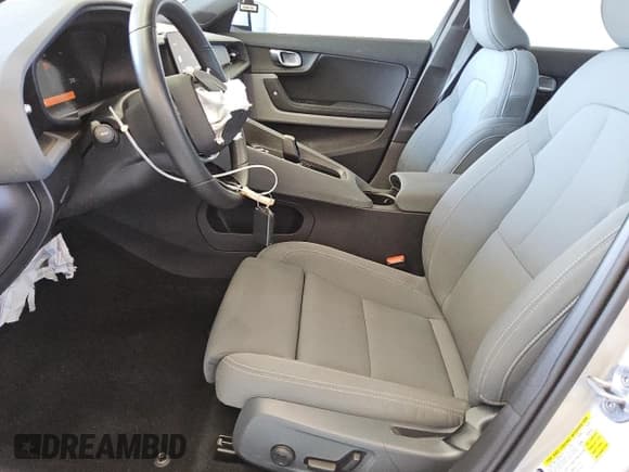 ✅ 2023 Polestar 2 • VIN: YSMEG3KA5PL131379 • Lot: 76077814. Listed on Copart with 27,045 mi. Free auction sales archive from the USA and detailed vehicle history report at DreamBid. Image 7.