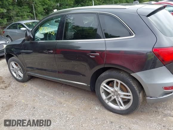 ✅ 2014 Audi Q5 Premium Plus • VIN: WA1LFAFPXEA014232 • Lot: 42786426. Wystawiony na IAAI z przebiegiem 145 259 mil. Bezpłatny archiwum sprzedaży aukcyjnych z USA i szczegółowy raport historii pojazdu na DreamBid. Zdjęcie 14.