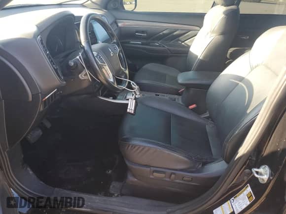 2020 Mitsubishi Outlander SEL with VIN JA4J24A53LZ606175, listed as a Copart auction lot 84251065 with 128,165 mi miles and Salvage title. Bid and sale history available at DreamBid. Image 7.