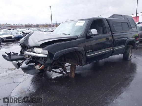 ✅ 2000 Chevrolet Silverado 1500 LS • VIN: 1GCEK14T1YZ106541 • Lot: 40835439. Listed on IAAI with 491,214 mi. Free auction sales archive from the USA and detailed vehicle history report at DreamBid. Image 2.