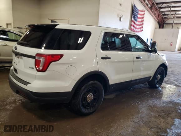 ✅ 2018 Ford Police Interceptor Utility • VIN: 1FM5K8AR2JGC74087 • Lot: 49157085. Wystawiony na Copart z przebiegiem 101 768 mil. Bezpłatny archiwum sprzedaży aukcyjnych z USA i szczegółowy raport historii pojazdu na DreamBid. Zdjęcie 3.