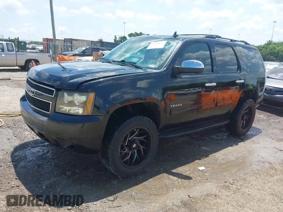 ✅ 2013 Chevrolet Tahoe LT • VIN: 1GNSKBE06DR105755 • Лот: 42879117. Опубликован ранее на IAAI с пробегом 171 005 миль. Бесплатный доступ к архиву аукционных продаж из США и подробный отчёт об истории автомобиля на DreamBid. Изображение 2.