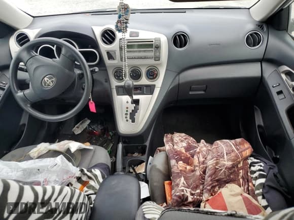 ✅ 2009 Toyota Matrix • VIN: 2T1KU40E99C076299 • Lot: 85506575. Listed on Copart with 141,778 mi. Free auction sales archive from the USA and detailed vehicle history report at DreamBid. Image 8.