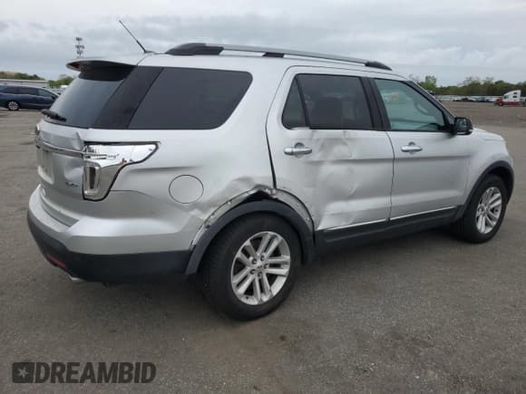 ✅ 2013 Ford Explorer XLT • VIN: 1FM5K8D82DGC12146 • Lot: 56337425. Wystawiony na Copart z przebiegiem 115 879 mil. Bezpłatny archiwum sprzedaży aukcyjnych z USA i szczegółowy raport historii pojazdu na DreamBid. Zdjęcie 3.