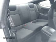 ✅ 2013 Hyundai Genesis Coupe 2.0T • VIN: KMHHT6KDXDU099174 • Lot: 42906103. Wystawiony na IAAI z przebiegiem 89 202 mil. Bezpłatny archiwum sprzedaży aukcyjnych z USA i szczegółowy raport historii pojazdu na DreamBid. Zdjęcie 8.