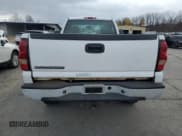 ✅ 2003 Chevrolet Silverado 2500HD Work Truck • VIN: 1GCHK24U33E337582 • Lot: 92349455. Wystawiony na Copart z przebiegiem 97 222 mil. Bezpłatny archiwum sprzedaży aukcyjnych z USA i szczegółowy raport historii pojazdu na DreamBid. Zdjęcie 6.