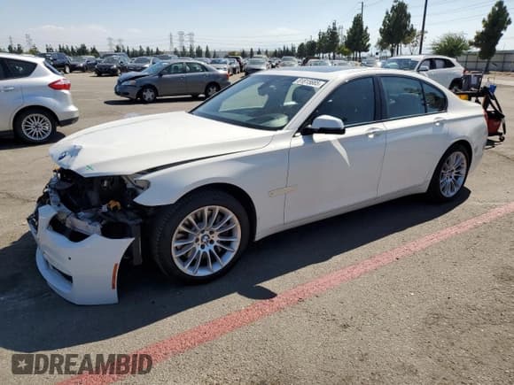 ✅ 2013 BMW 7 Series 750i • VIN: WBAYA8C52DD227658 • Lot: 81815665. Listed on Copart with 61,755 mi. Free auction sales archive from the USA and detailed vehicle history report at DreamBid. Image 1.