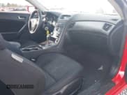 ✅ 2011 Hyundai Genesis Coupe • VIN: KMHHT6KD7BU043674 • Lot: 41418344. Wystawiony na IAAI z przebiegiem 141 204 mil. Bezpłatny archiwum sprzedaży aukcyjnych z USA i szczegółowy raport historii pojazdu na DreamBid. Zdjęcie 5.