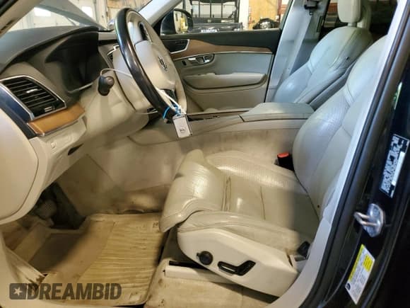 ✅ 2016 Volvo XC90 T6 Inscription • VIN: YV4A22PL2G1043900 • Lot: 61928945. Listed on Copart with 123,112 mi. Free auction sales archive from the USA and detailed vehicle history report at DreamBid. Image 7.