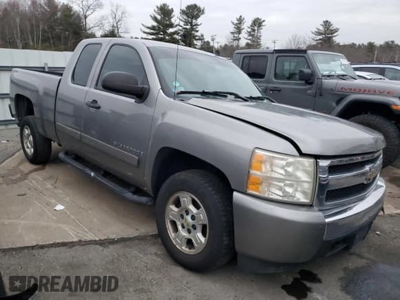 ✅ 2008 Chevrolet Silverado 1500 2LT • VIN: 2GCEC19J881210019 • Lot: 41699385. Wystawiony na Copart z przebiegiem 168 940 mil. Bezpłatny archiwum sprzedaży aukcyjnych z USA i szczegółowy raport historii pojazdu na DreamBid. Zdjęcie 4.