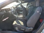 ✅ 2017 Ford Mustang V6 • VIN: 1FA6P8AM2H5275539 • Lot: 90688305. Wystawiony na Copart z przebiegiem 130 736 mil. Bezpłatny archiwum sprzedaży aukcyjnych z USA i szczegółowy raport historii pojazdu na DreamBid. Zdjęcie 7.