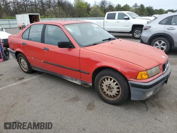 ✅ 1992 BMW 3 Series • VIN: WBACB3311NFE01851 • Лот: 56057125. Опубликован ранее на Copart с пробегом 122 196 миль. Бесплатный доступ к архиву аукционных продаж из США и подробный отчёт об истории автомобиля на DreamBid. Изображение 4.