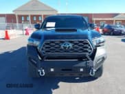 ✅ 2023 Toyota Tacoma SR • VIN: 3TYCZ5AN0PT110522 • Lot: 41740128. Wystawiony na IAAI z przebiegiem 45 115 mil. Bezpłatny archiwum sprzedaży aukcyjnych z USA i szczegółowy raport historii pojazdu na DreamBid. Zdjęcie 12.