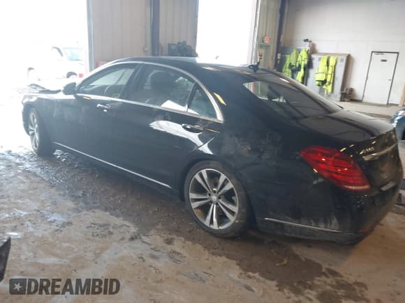 ✅ 2016 Mercedes-Benz S 550 • VIN: WDDUG8FB5GA267150 • Lot: 41729524. Wystawiony na IAAI z przebiegiem Nie podano. Bezpłatny archiwum sprzedaży aukcyjnych z USA i szczegółowy raport historii pojazdu na DreamBid. Zdjęcie 3.