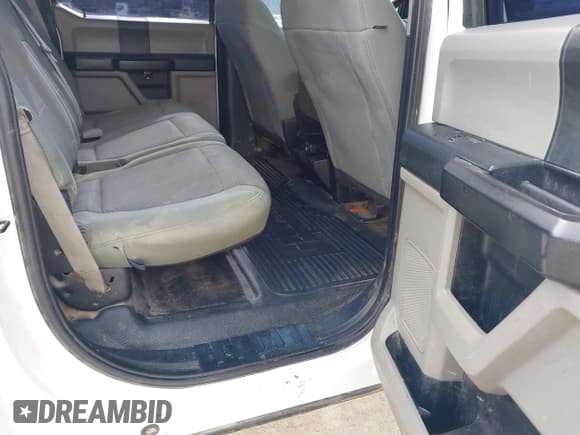 ✅ 2019 Ford F-250 XL • VIN: 1FT7W2B67KEG72329 • Lot: 42490688. Listed on IAAI with 145,729 mi. Free auction sales archive from the USA and detailed vehicle history report at DreamBid. Image 8.