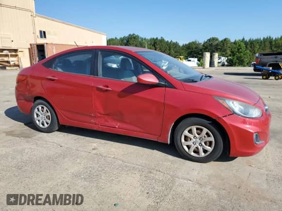 2013 Hyundai Accent GLS с VIN KMHCT4AE6DU407532, выставлен на аукционе Copart как лот 70398965 с пробегом 201 678 миль миль и Списание • Salvage title. История ставок и продаж доступна на DreamBid. Изображение 4.