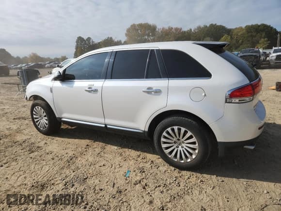✅ 2011 Lincoln MKX • VIN: 2LMDJ6JK8BBJ21703 • Lot: 91305965. Wystawiony na Copart z przebiegiem 212 447 mil. Bezpłatny archiwum sprzedaży aukcyjnych z USA i szczegółowy raport historii pojazdu na DreamBid. Zdjęcie 2.
