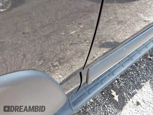 ✅ 2004 Chevrolet Suburban LS • VIN: 1GNFK16Z04J164064 • Lot: 42203864. Listed on IAAI with 215,709 mi. Free auction sales archive from the USA and detailed vehicle history report at DreamBid. Image 15.