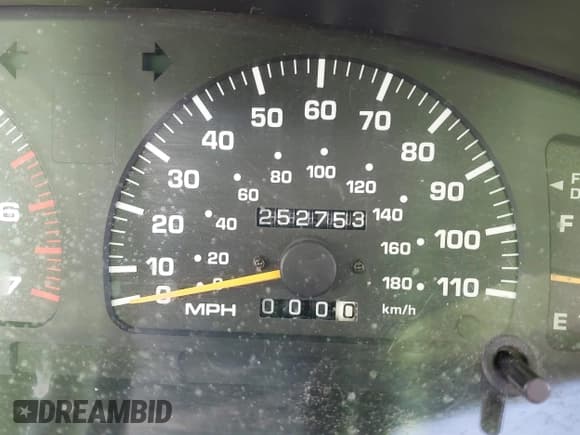 ✅ 1998 Toyota 4Runner SR5 • VIN: JT3GN86R5W0057330 • Lot: 41970134. Wystawiony na IAAI z przebiegiem 252 753 mil. Bezpłatny archiwum sprzedaży aukcyjnych z USA i szczegółowy raport historii pojazdu na DreamBid. Zdjęcie 15.