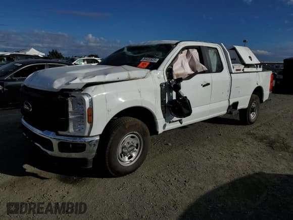 ✅ 2025 Ford F-250 • VIN: 1FT8X2AT1SEC03343 • Лот: 84432625. Опубликован ранее на Copart с пробегом 8 792 миль. Бесплатный доступ к архиву аукционных продаж из США и подробный отчёт об истории автомобиля на DreamBid. Изображение 1.