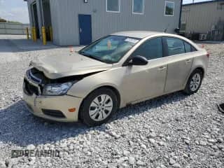 ✅ 2012 Chevrolet Cruze LS • VIN: 1G1PC5SH8C7277599 • Lot: 81026745. Wystawiony na Copart z przebiegiem 85 415 mil mil. Skorzystaj z bezpłatnego archiwum sprzedaży aukcyjnych z USA i zobacz szczegółowy raport historii pojazdu na DreamBid. Zdjęcie 1.