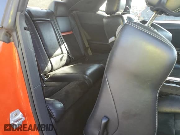 ✅ 2009 Dodge Challenger SRT-8 • VIN: 2B3LJ74W09H563075 • Lot: 76766354. Wystawiony na Copart z przebiegiem 75 047 mil. Bezpłatny archiwum sprzedaży aukcyjnych z USA i szczegółowy raport historii pojazdu na DreamBid. Zdjęcie 10.