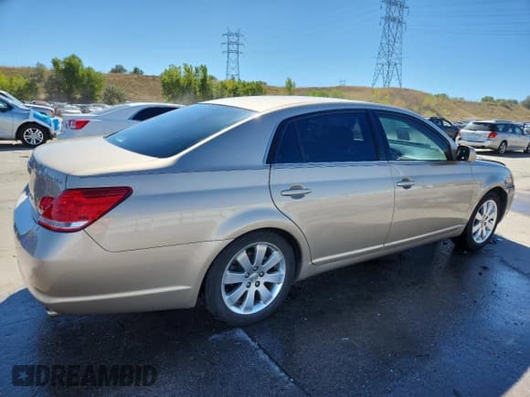 ✅ 2005 Toyota Avalon Limited • VIN: 4T1BK36BX5U013525 • Lot: 84050665. Wystawiony na Copart z przebiegiem 225 048 mil. Bezpłatny archiwum sprzedaży aukcyjnych z USA i szczegółowy raport historii pojazdu na DreamBid. Zdjęcie 3.