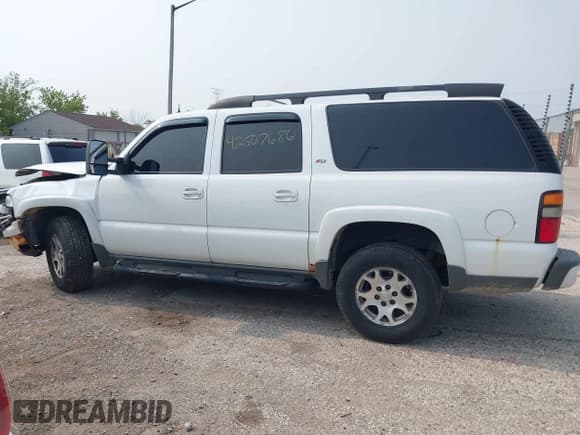 ✅ 2005 Chevrolet Suburban LT • VIN: 3GNFK16Z85G163425 • Лот: 42507686. Опубликован ранее на IAAI с пробегом 155 788 миль. Бесплатный доступ к архиву аукционных продаж из США и подробный отчёт об истории автомобиля на DreamBid. Изображение 14.