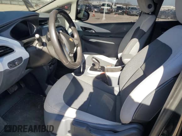 ✅ 2020 Chevrolet Bolt EV LT • VIN: 1G1FY6S06L4148775 • Lot: 43543455. Wystawiony na Copart z przebiegiem 57 957 mil. Bezpłatny archiwum sprzedaży aukcyjnych z USA i szczegółowy raport historii pojazdu na DreamBid. Zdjęcie 7.