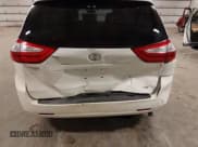 ✅ 2015 Toyota Sienna LE • VIN: 5TDKK3DC5FS579680 • Lot: 43607078. Wystawiony na IAAI z przebiegiem 175 911 mil. Bezpłatny archiwum sprzedaży aukcyjnych z USA i szczegółowy raport historii pojazdu na DreamBid. Zdjęcie 6.