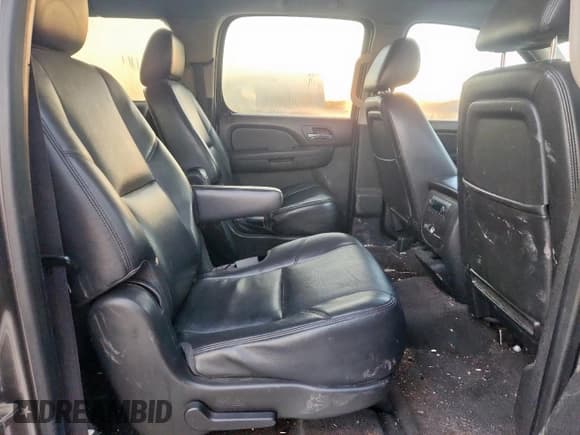 ✅ 2012 Chevrolet Suburban LTZ • VIN: 1GNSKKE73CR272456 • Lot: 90931265. Wystawiony na Copart z przebiegiem 209 547 mil. Bezpłatny archiwum sprzedaży aukcyjnych z USA i szczegółowy raport historii pojazdu na DreamBid. Zdjęcie 11.